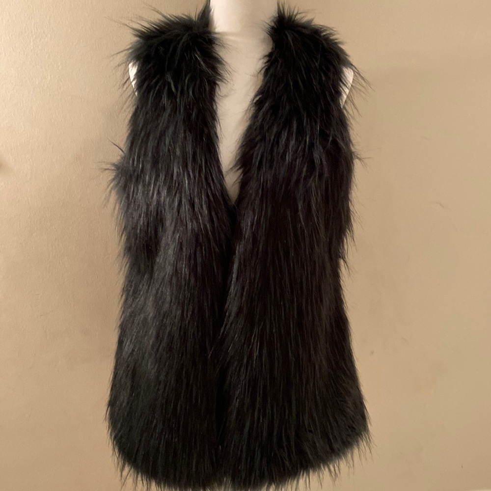 NWT Romeo + Juliet Couture glam faux fur black & dark green vest Size S